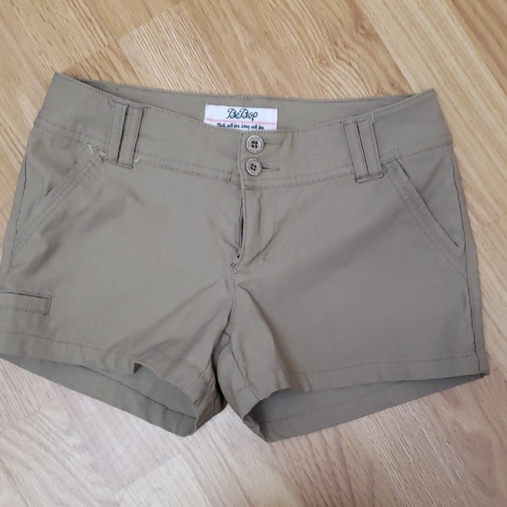 BeBop khaki shorts - stretch material!